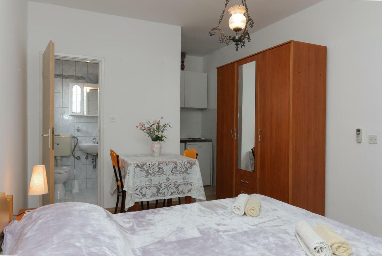 Studio Apartment Ana Супетар Экстерьер фото