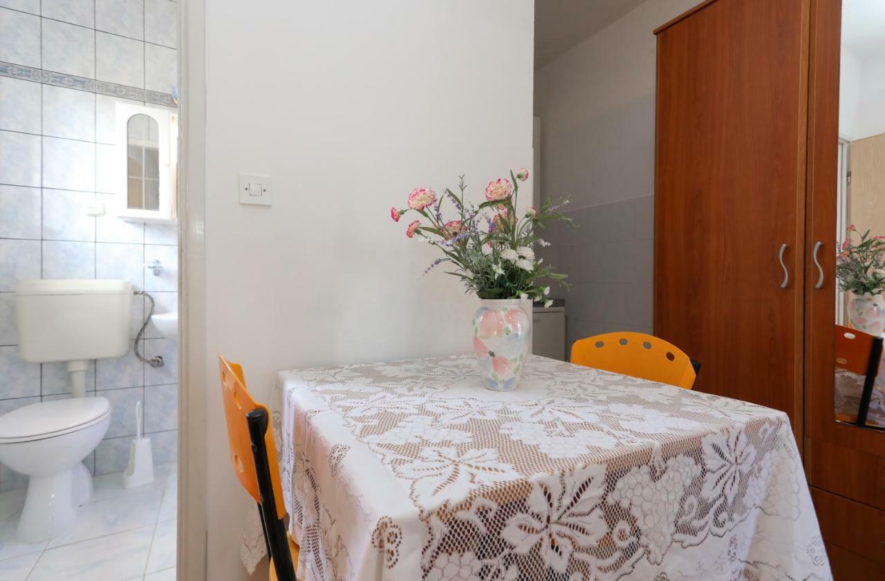 Studio Apartment Ana Супетар Экстерьер фото